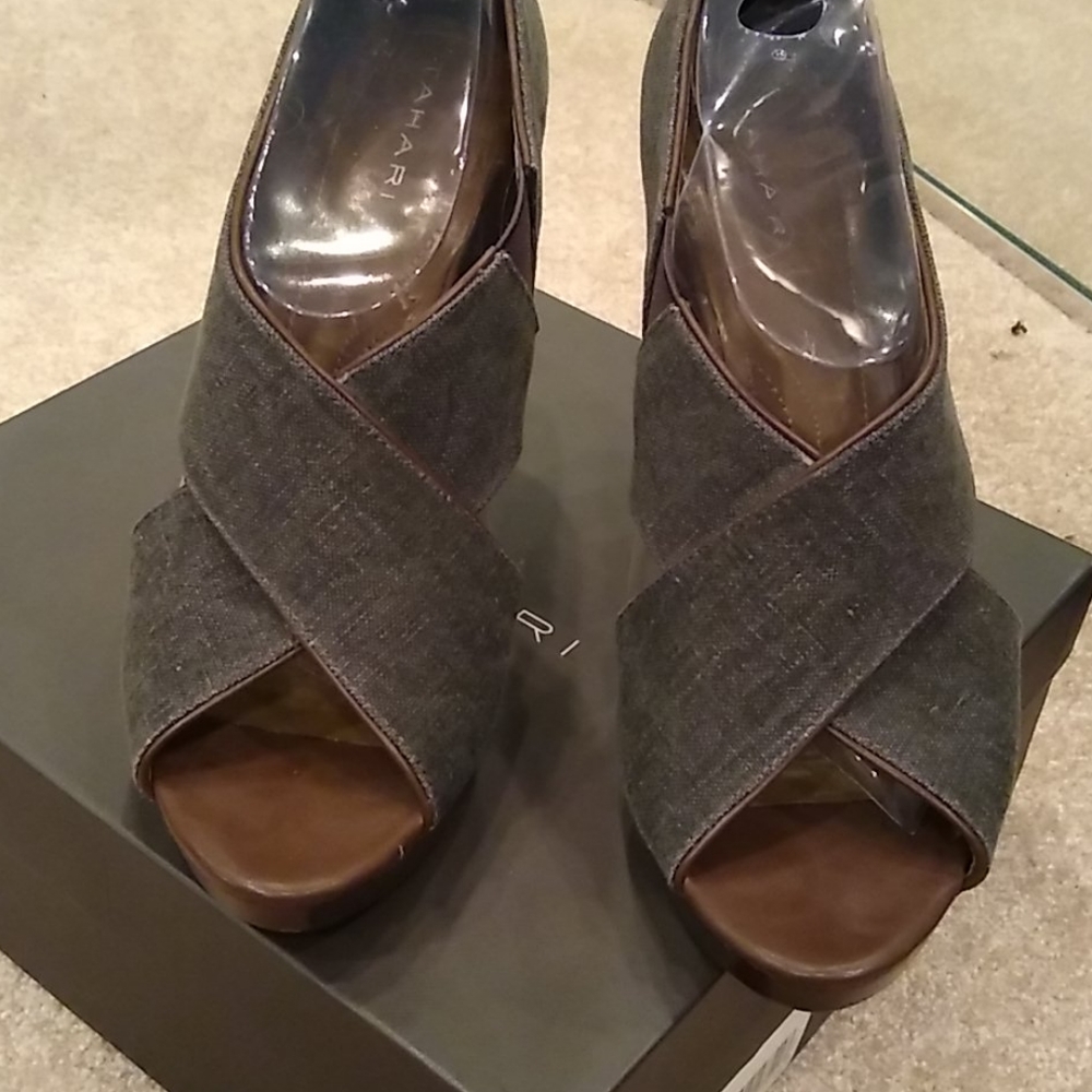 Tahari denim and leather heels, peep toe, blue, black, brown - Picture 6 of 11